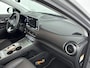Hyundai Kona Electric EV Premium 64 kWh | Camera | SOH 95,2% | Warmtepomp | Navi & Carplay/Android | Clima | Stoelverkoeling & Stoel stuur verwarming |Trekhaak voor fietsendrager