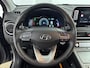 Hyundai Kona Electric EV Premium 64 kWh | Camera | SOH 95,2% | Warmtepomp | Navi & Carplay/Android | Clima | Stoelverkoeling & Stoel stuur verwarming |Trekhaak voor fietsendrager