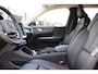 Volvo XC40 T5 Recharge R-Design | Stoelverwarming | Elektrisch verstelbare voorstoelen met geheugenfunctie | Harman Kardon | Lederen bekleding | Extra getint glas | Draadloze telefoonlader | Apple carplay/ Android auto