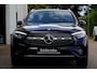 Mercedes-Benz GLC 300e Plug in hybride 4MATIC AMG Line*Perfect MB Onderh.*Luchtvering/Elek. Trekhaak/360/ACC/Burmester/Treeplanken/Bi-Color Leder/HUDLED/DAB/Sfeer/Dodehoek/Apple Carplay-Android/Parkeersens.V+A/19 inch LM*