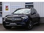 Mercedes-Benz GLC 300e Plug in hybride 4MATIC AMG Line*Perfect MB Onderh.*Luchtvering/Elek. Trekhaak/360/ACC/Burmester/Treeplanken/Bi-Color Leder/HUDLED/DAB/Sfeer/Dodehoek/Apple Carplay-Android/Parkeersens.V+A/19 inch LM*