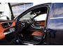 Mercedes-Benz GLC 300e Plug in hybride 4MATIC AMG Line*Perfect MB Onderh.*Luchtvering/Elek. Trekhaak/360/ACC/Burmester/Treeplanken/Bi-Color Leder/HUDLED/DAB/Sfeer/Dodehoek/Apple Carplay-Android/Parkeersens.V+A/19 inch LM*