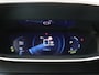 Peugeot e-2008 EV GT 50 kWh Alcantara bekelding | Keyless | Camera | Apple Carplay |