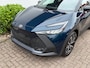 Toyota C-HR / C-HR+ 2.0 High Power PHEV 223pk CVT Dynamic/ Blauw met zwart dak/ Apple Carplay/ Keyless entry/ Stuur + Stoelverwarming/ Camera achter/ Nieuwe voorraad auto