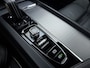 Volvo V60 B3 177pk R-Design / Harman en Kardon audio / Pilot Assist / Camera achter / Elektr. verstelbare stoelen met geheugen /