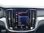 Volvo V60 B3 177pk R-Design / Harman en Kardon audio / Pilot Assist / Camera achter / Elektr. verstelbare stoelen met geheugen /