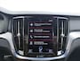 Volvo V60 B3 177pk R-Design / Harman en Kardon audio / Pilot Assist / Camera achter / Elektr. verstelbare stoelen met geheugen /