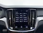 Volvo V60 B3 177pk R-Design / Harman en Kardon audio / Pilot Assist / Camera achter / Elektr. verstelbare stoelen met geheugen /