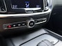 Volvo V60 B3 177pk R-Design / Harman en Kardon audio / Pilot Assist / Camera achter / Elektr. verstelbare stoelen met geheugen /