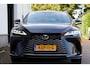Lexus RX 350h Hybrid 4WD*Lexus fabrieksg.T/m05-2034!*Perfect Lexus Onderh.*HUD/ACC/Leder/Stoelverw./Stuurverw./Stuurkoeling/Dodehoek/Memorie/Elek. Klep/Keyless Entry+Go/Apple Carplay-Android/Camera/Parkeersens.V+A/21 inch LM*