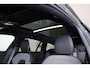 Volvo V60 T8 Plug-in hybrid AWD Plus Dark - Intellisafe Assist/Surround - Panoramisch schuif-/kanteldak - 360 graden camera - Harman Kardon Audio - Contourstoelen - Elektrisch bed. voorstoelen - Verwarmbare voorstoelen - Verwarmbaar stuurwiel - Trekhaak semi elektrisch inklapbaar - 18' LMV