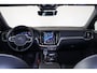 Volvo V60 T8 Plug-in hybrid AWD Plus Dark - Intellisafe Assist/Surround - Panoramisch schuif-/kanteldak - 360 graden camera - Harman Kardon Audio - Contourstoelen - Elektrisch bed. voorstoelen - Verwarmbare voorstoelen - Verwarmbaar stuurwiel - Trekhaak semi elektrisch inklapbaar - 18' LMV