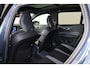 Volvo V60 T8 Plug-in hybrid AWD Plus Dark - Intellisafe Assist/Surround - Panoramisch schuif-/kanteldak - 360 graden camera - Harman Kardon Audio - Contourstoelen - Elektrisch bed. voorstoelen - Verwarmbare voorstoelen - Verwarmbaar stuurwiel - Trekhaak semi elektrisch inklapbaar - 18' LMV