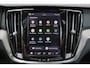 Volvo V60 T8 Plug-in hybrid AWD Plus Dark - Intellisafe Assist/Surround - Panoramisch schuif-/kanteldak - 360 graden camera - Harman Kardon Audio - Contourstoelen - Elektrisch bed. voorstoelen - Verwarmbare voorstoelen - Verwarmbaar stuurwiel - Trekhaak semi elektrisch inklapbaar - 18' LMV