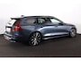 Volvo V60 T8 Plug-in hybrid AWD Plus Dark - Intellisafe Assist/Surround - Panoramisch schuif-/kanteldak - 360 graden camera - Harman Kardon Audio - Contourstoelen - Elektrisch bed. voorstoelen - Verwarmbare voorstoelen - Verwarmbaar stuurwiel - Trekhaak semi elektrisch inklapbaar - 18' LMV