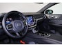 Volvo V60 T8 Plug-in hybrid AWD Plus Dark - Intellisafe Assist/Surround - Panoramisch schuif-/kanteldak - 360 graden camera - Harman Kardon Audio - Contourstoelen - Elektrisch bed. voorstoelen - Verwarmbare voorstoelen - Verwarmbaar stuurwiel - Trekhaak semi elektrisch inklapbaar - 18' LMV