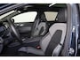 Volvo V60 T8 Plug-in hybrid AWD Plus Dark - Intellisafe Assist/Surround - Panoramisch schuif-/kanteldak - 360 graden camera - Harman Kardon Audio - Contourstoelen - Elektrisch bed. voorstoelen - Verwarmbare voorstoelen - Verwarmbaar stuurwiel - Trekhaak semi elektrisch inklapbaar - 18' LMV