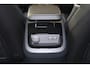 Volvo V60 T8 Plug-in hybrid AWD Plus Dark - Intellisafe Assist/Surround - Panoramisch schuif-/kanteldak - 360 graden camera - Harman Kardon Audio - Contourstoelen - Elektrisch bed. voorstoelen - Verwarmbare voorstoelen - Verwarmbaar stuurwiel - Trekhaak semi elektrisch inklapbaar - 18' LMV