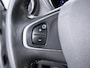 Renault Captur 0.9 TCe Intens - Trekhaak - All-Season banden - Navigatie - Cruise controle - - Virena Zekerheidspakket 895 ,- BOVAG Garantie