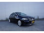 Mercedes-Benz B-klasse 220 Launch Edition Premium Plus Climate / Navi / Pano / Camera / Stoelverw. / Sfeerverl. / Memory / Trekhaak / Lm velgen / NAP