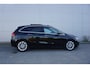 Mercedes-Benz B-klasse 220 Launch Edition Premium Plus Climate / Navi / Pano / Camera / Stoelverw. / Sfeerverl. / Memory / Trekhaak / Lm velgen / NAP