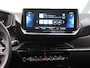 Peugeot e-208 EV Allure Pack 50 kWh 136PK | 1ste eigenaar | ACCU 95% | Camera | AppleCarPlay/AndroidAuto | Armsteun | Navigatie | LEER/Stof | LED | Climate Control | Cruise Control | AUTOMAAT | Parkeersensoren | Isofix | Privacy Glass |