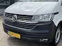Volkswagen Transporter 2.0 TDI L2H1 DC 150pk Airco Cruise controle Trekhaak 2500kg trekgewicht Apple carplay Navigatiesysteem 5-Persoons Euro 6 Telefoonverbinding Dealer onderhouden