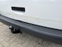 Volkswagen Transporter 2.0 TDI L2H1 DC 150pk Airco Cruise controle Trekhaak 2500kg trekgewicht Apple carplay Navigatiesysteem 5-Persoons Euro 6 Telefoonverbinding Dealer onderhouden