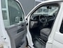 Volkswagen Transporter 2.0 TDI L2H1 DC 150pk Airco Cruise controle Trekhaak 2500kg trekgewicht Apple carplay Navigatiesysteem 5-Persoons Euro 6 Telefoonverbinding Dealer onderhouden