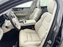 Volvo V60 T6 Recharge Ultra Dark | 19" | Harman Kardon | Panoramadak | Head-Up | Full LED | 360 Camera | Elektr. verst. Stoelen | Stoel/Stuur/Achterbankverwarming | Adaptieve Cruise | BLIS