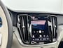 Volvo V60 T6 Recharge Ultra Dark | 19" | Harman Kardon | Panoramadak | Head-Up | Full LED | 360 Camera | Elektr. verst. Stoelen | Stoel/Stuur/Achterbankverwarming | Adaptieve Cruise | BLIS