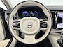 Volvo V60 T6 Recharge Ultra Dark | 19" | Harman Kardon | Panoramadak | Head-Up | Full LED | 360 Camera | Elektr. verst. Stoelen | Stoel/Stuur/Achterbankverwarming | Adaptieve Cruise | BLIS