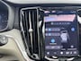 Volvo V60 T6 Recharge Ultra Dark | 19" | Harman Kardon | Panoramadak | Head-Up | Full LED | 360 Camera | Elektr. verst. Stoelen | Stoel/Stuur/Achterbankverwarming | Adaptieve Cruise | BLIS