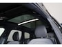 Volvo XC60 T6 Recharge AWD Plus Black Edition - Panorama/schuifdak - Luchtvering - IntelliSafe Assist & Surround - 360º Camera - Harman Kardon audio - Adaptieve LED koplampen - Verwarmde voorstoelen, stuur & achterbank - Parkeersensoren voor & achter - Elektr. bedienb. voorstoelen met geheugen - Head up display - Draadloze tel. lader - Extra getint glas - Inklapbare trekhaak - 22'' LMV