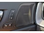Volvo XC60 T6 Recharge AWD Plus Black Edition - Panorama/schuifdak - Luchtvering - IntelliSafe Assist & Surround - 360º Camera - Harman Kardon audio - Adaptieve LED koplampen - Verwarmde voorstoelen, stuur & achterbank - Parkeersensoren voor & achter - Elektr. bedienb. voorstoelen met geheugen - Head up display - Draadloze tel. lader - Extra getint glas - Inklapbare trekhaak - 22'' LMV