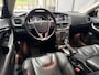 Volvo V40 Cross Country 1.5 T3 Summum | Panoramadak | Automaat | Camera | Memory | LED | Stoelverwarming | 19 inch