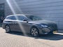 Peugeot 308 SW 1.2 PureTech Allure Camera | Adaptieve Cruise | Parkeersensoren | 17" Lichtmetaal | Navigatie | Leder/Stof | Achteruitrijcamera | Apple Carplay/Android Auto|telefoonintegratie premium | Cruise control adaptief