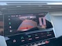 Peugeot 308 SW 1.2 PureTech Allure Camera | Adaptieve Cruise | Parkeersensoren | 17" Lichtmetaal | Navigatie | Leder/Stof | Achteruitrijcamera | Apple Carplay/Android Auto|telefoonintegratie premium | Cruise control adaptief