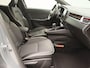 Renault Clio TCe 130 EDC Automaat Intens | Parkeersensoren v+a met achteruitrijcamera | EASY LINK multimediasysteem met AppleCarplay & Android Auto | Lichtmetalen velgen | Climate control | LED PURE VISION koplampen |