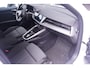 Audi A3 Limousine 35 TFSI Business edition navigatie Apple-carplay Led-verlichting Camera Sportstoelen in hoogte verstelbaar private-glas schakelflippers stoelverwarming  17"-lmv lendesteun-links