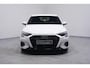 Audi A3 Limousine 35 TFSI Business edition navigatie Apple-carplay Led-verlichting Camera Sportstoelen in hoogte verstelbaar private-glas schakelflippers stoelverwarming  17"-lmv lendesteun-links