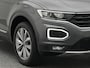 Volkswagen T-Roc 1.5 TSI 150 PK Style DSG Automaat | Navigatie | Adaptieve Cruise Control | Stoelverwarming | Achteruitrijcamera | Trekhaak |