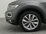 Volkswagen T-Roc 1.5 TSI 150 PK Style DSG Automaat | Navigatie | Adaptieve Cruise Control | Stoelverwarming | Achteruitrijcamera | Trekhaak |