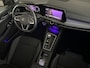 Volkswagen Golf 1.0 eTSI Life Pano|ACC|Lane|Sfeer|Stoelverwarming|Stuurverwarming