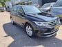 Volkswagen Tiguan 1.5 TSI Elegance 150 PK| Dealeronderhouden | Trekhaak | Navigatie | Achteruitrijcamera | Climatronic ( 3 zones ) | Parkeersensoren + Assistent | Achterklep Elektrisch