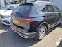 Volkswagen Tiguan 1.5 TSI Elegance 150 PK| Dealeronderhouden | Trekhaak | Navigatie | Achteruitrijcamera | Climatronic ( 3 zones ) | Parkeersensoren + Assistent | Achterklep Elektrisch