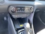Toyota Yaris 1.5 Hybrid 115 Dynamic COMFORT PACK, Stoel- en stuurverwarming, dodehoek detectie, parkeersensoren, navigatie Apple CarPlay/Android Auto, camera, draadloze telefoonlader