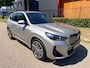 BMW iX1 XDrive30, M-Sport PRO, panorama, trekhaak, H&K, HUD, driving assistant plus