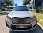BMW iX1 XDrive30, M-Sport PRO, panorama, trekhaak, H&K, HUD, driving assistant plus