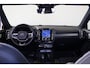 Volvo EX40 Twin Motor Performance Ultra Dark Edition 82 kWh - Panorama/schuifdak - IntelliSafe Assist & Surround - 360º Camera - Harman Kardon audio - Adaptieve LED koplampen - Verwarmde voorstoelen, stuur & achterbank - Parkeersensoren voor & achter - Elektr. bedienb. voorstoelen met geheugen links - Draadloze tel. lader - Extra getint glas - 20'' LMV